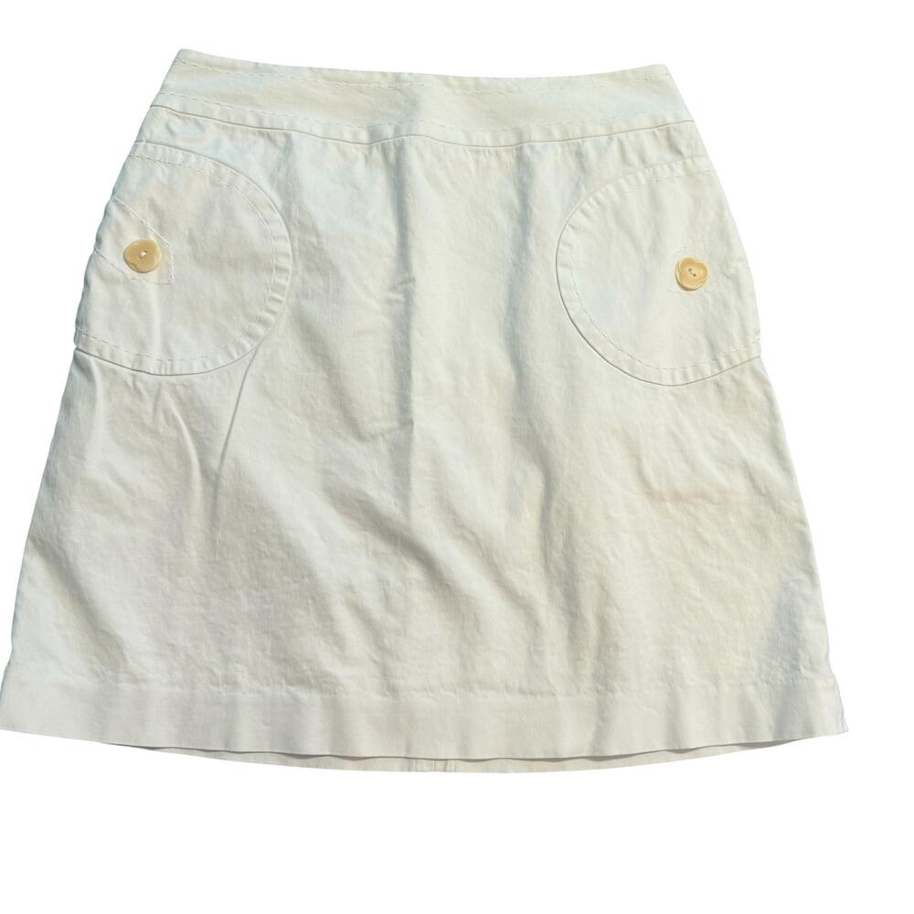 J McLaughlin white chino skirt, circular pocket with unique cream button, Size 0